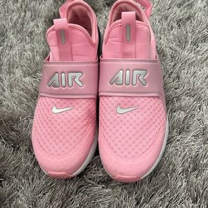 Pink Nike air max 270 extreme.